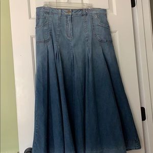 Soft Surrounding jean skirt